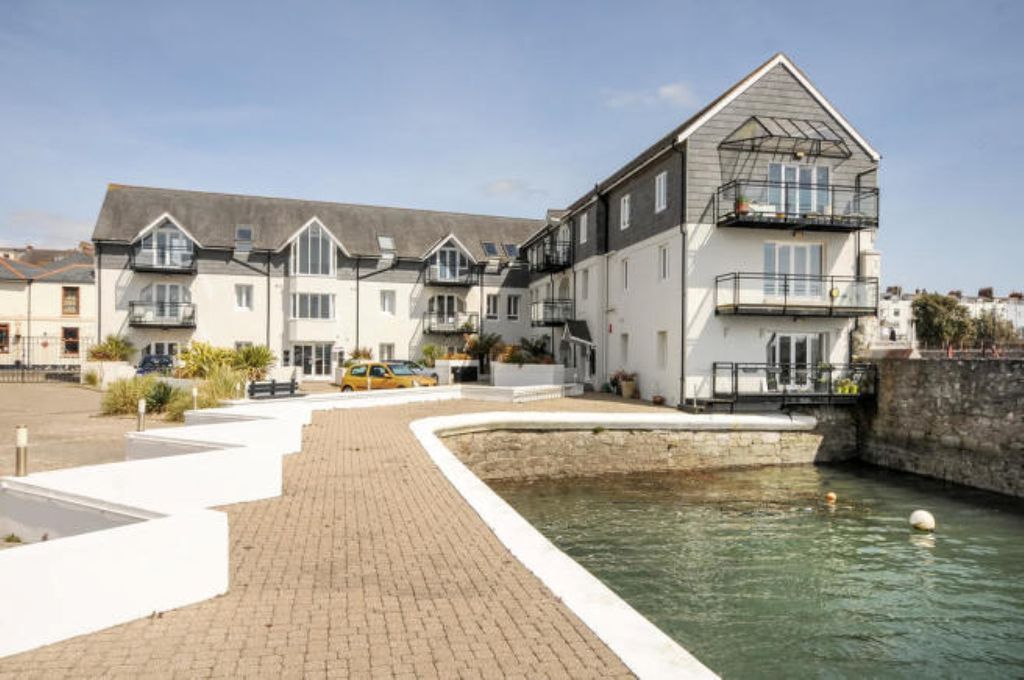 Property photo 1 of 13