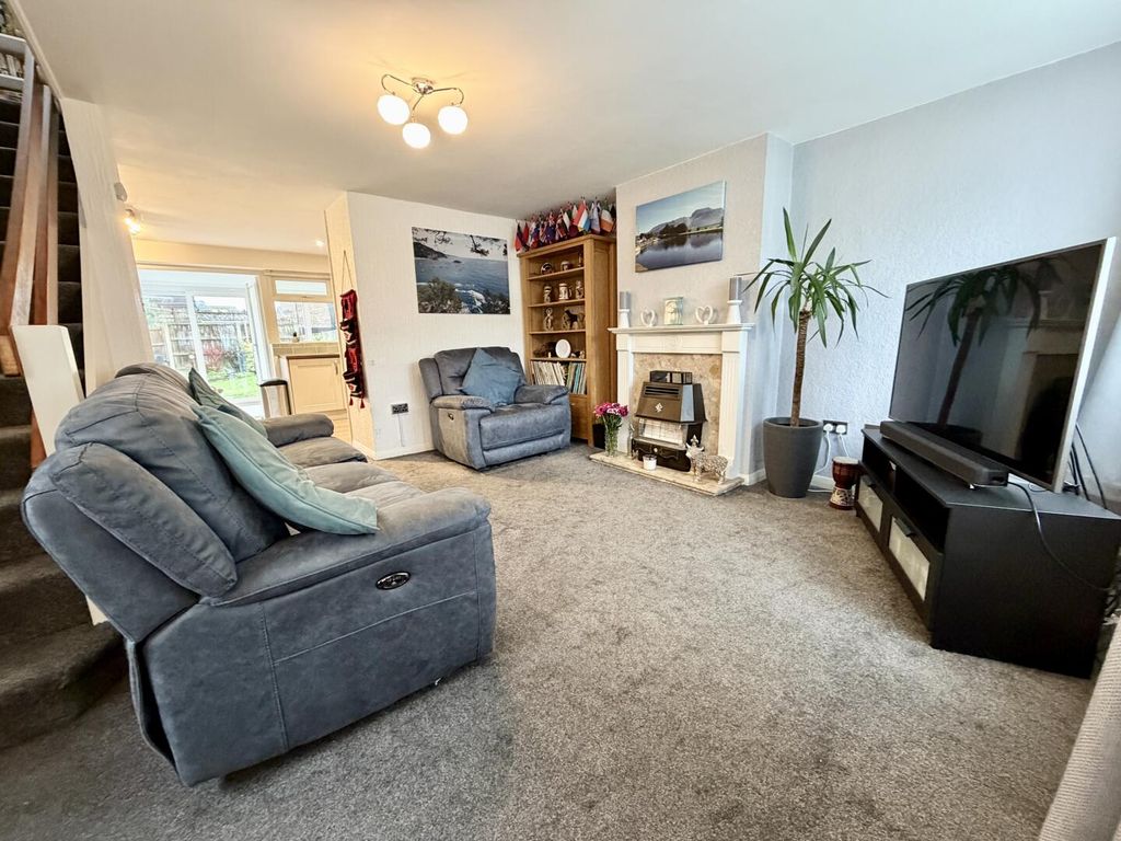 Property photo 2 of 20 Living Room