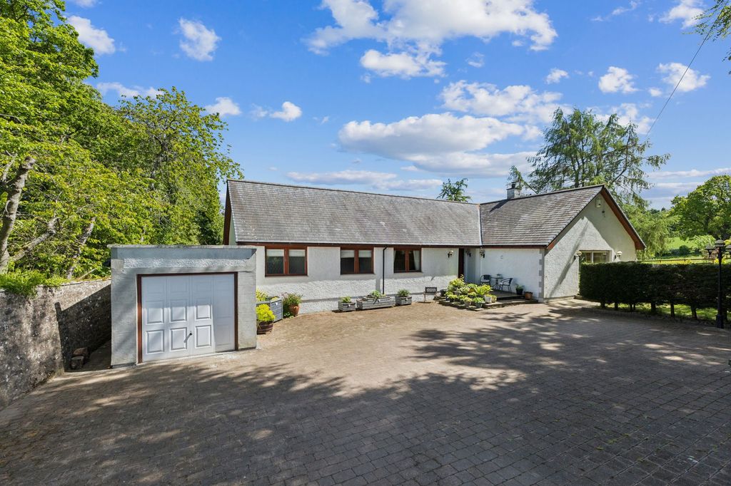 Property photo 1 of 33