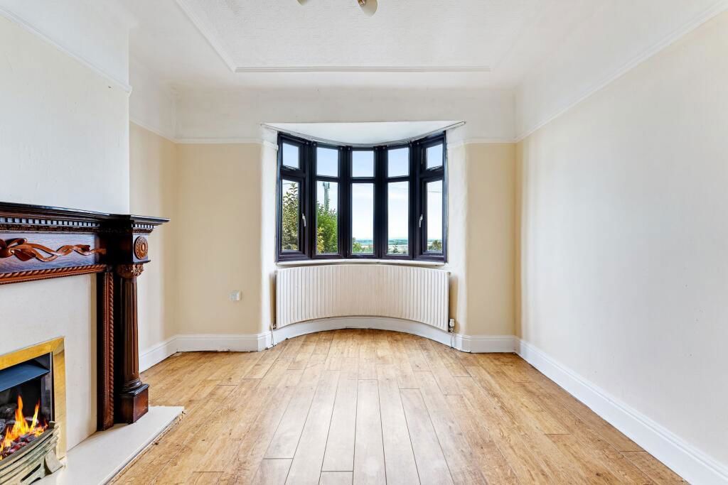 Property photo 3 of 27