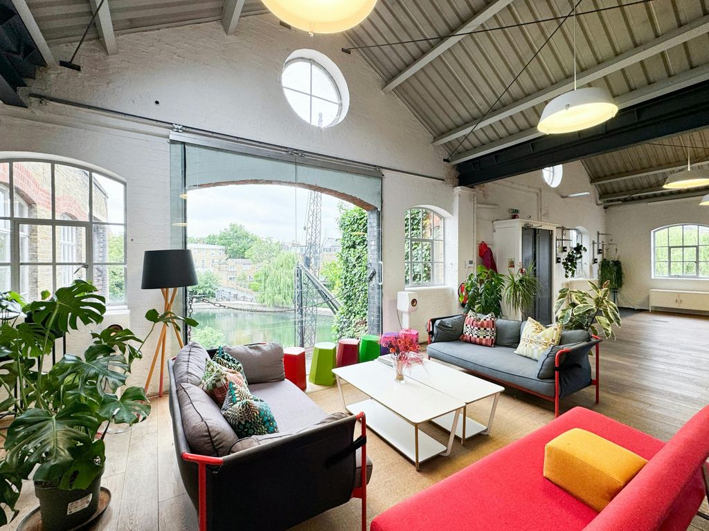 Property photo 2 of 20 5