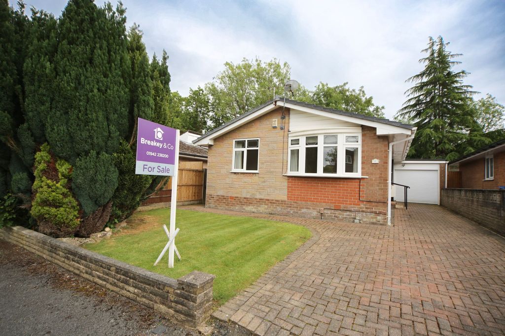 Property photo 1 of 23
