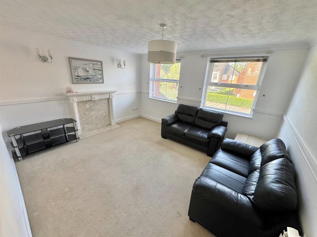 Property photo 2 of 10 Lounge 22.4.Jpg