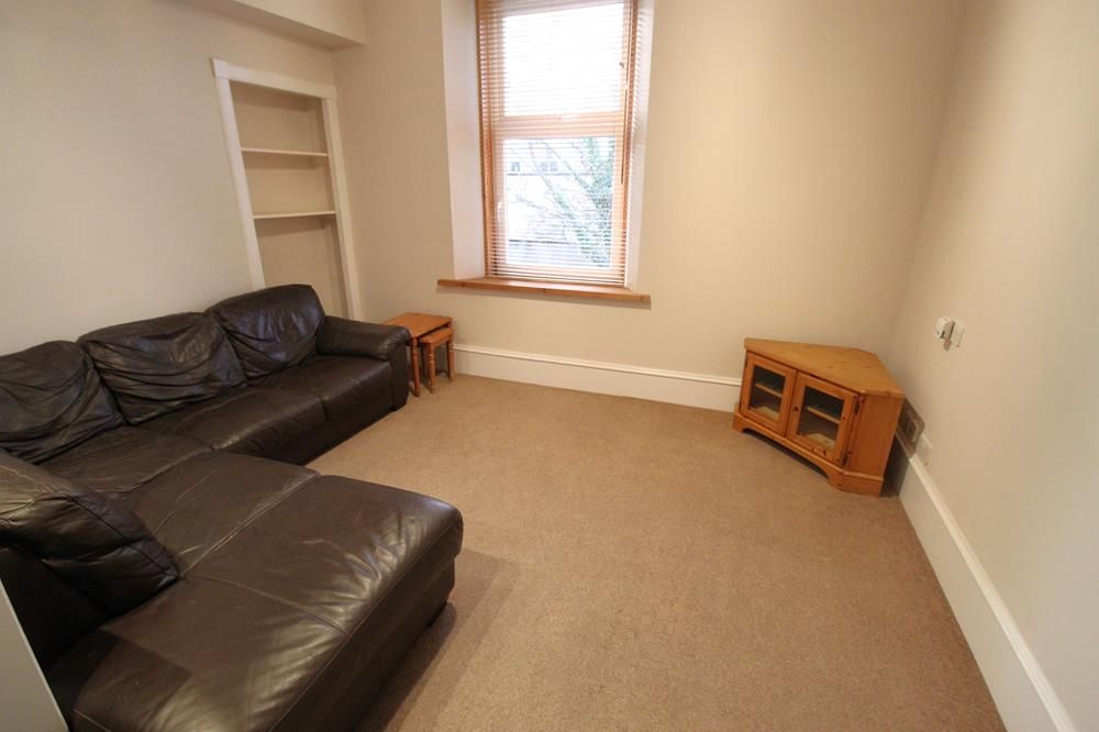 Property photo 2 of 6 Lounge