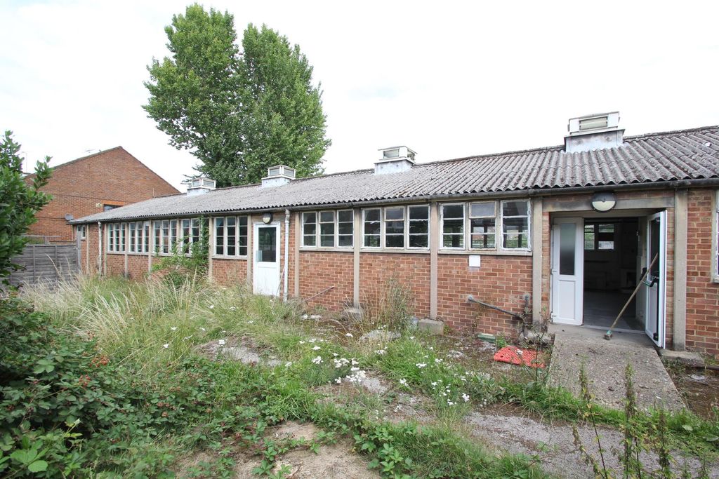 Property photo 3 of 5