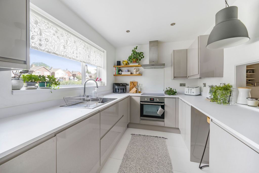 Property photo 2 of 22