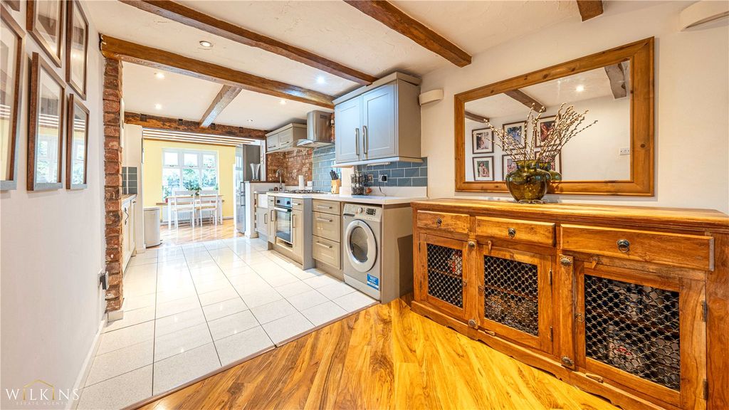 Property photo 2 of 34 Picture No. 08