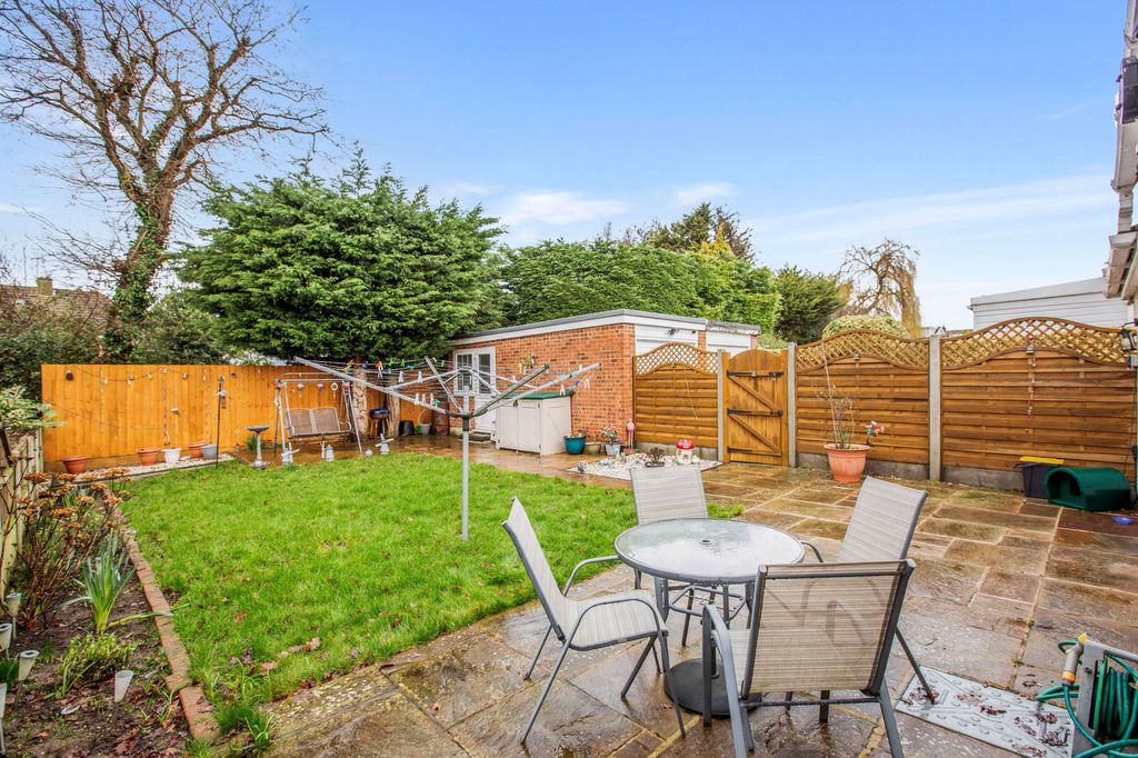 Property photo 3 of 28