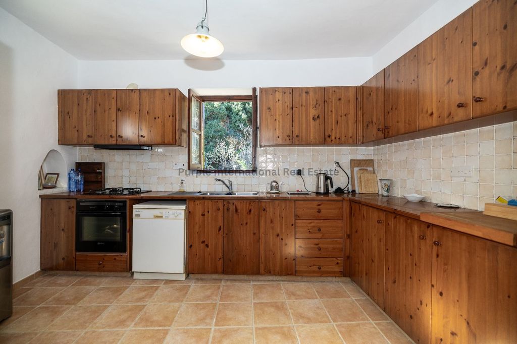 Property photo 3 of 41