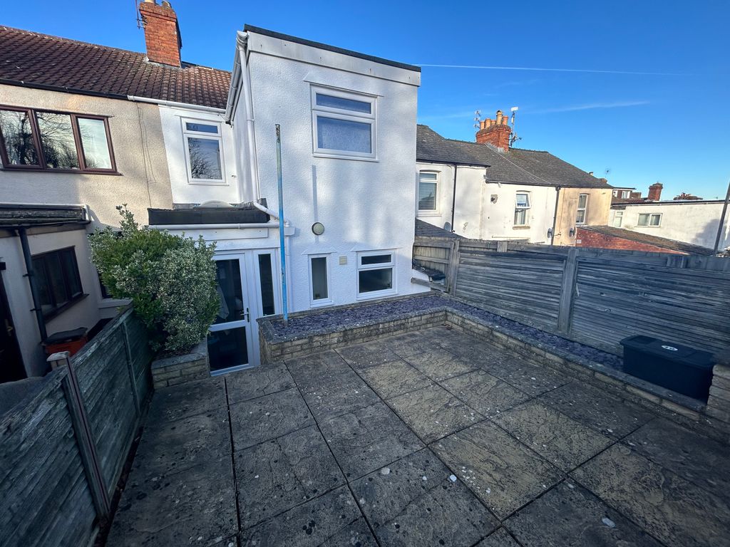 Property photo 2 of 9 Garden