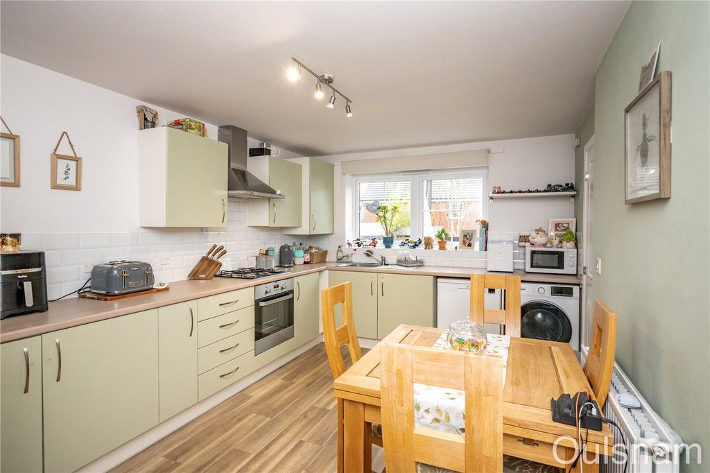 Property photo 3 of 16 Picture No. 11