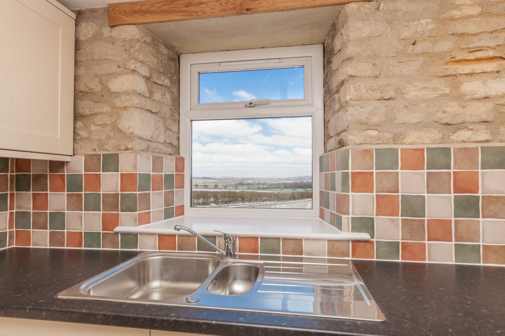 Property photo 3 of 9 Views