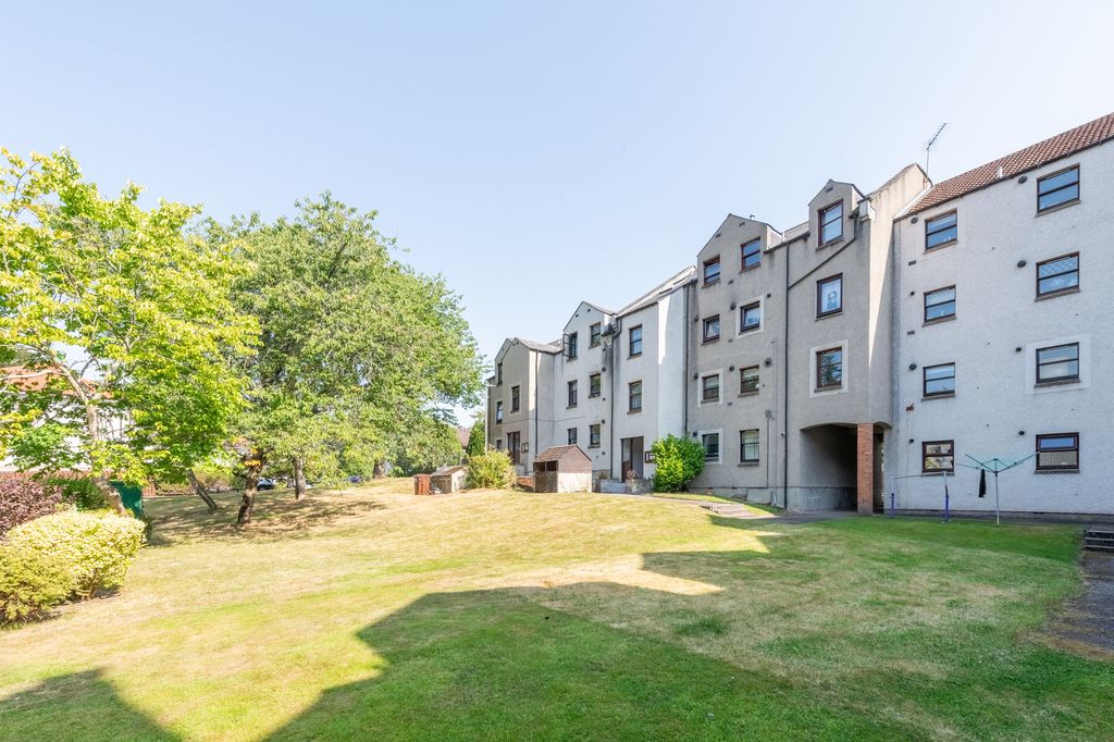 Property photo 1 of 24