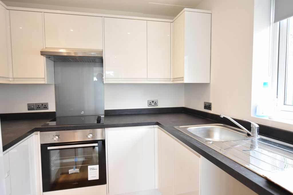 Property photo 3 of 7 Photo 4