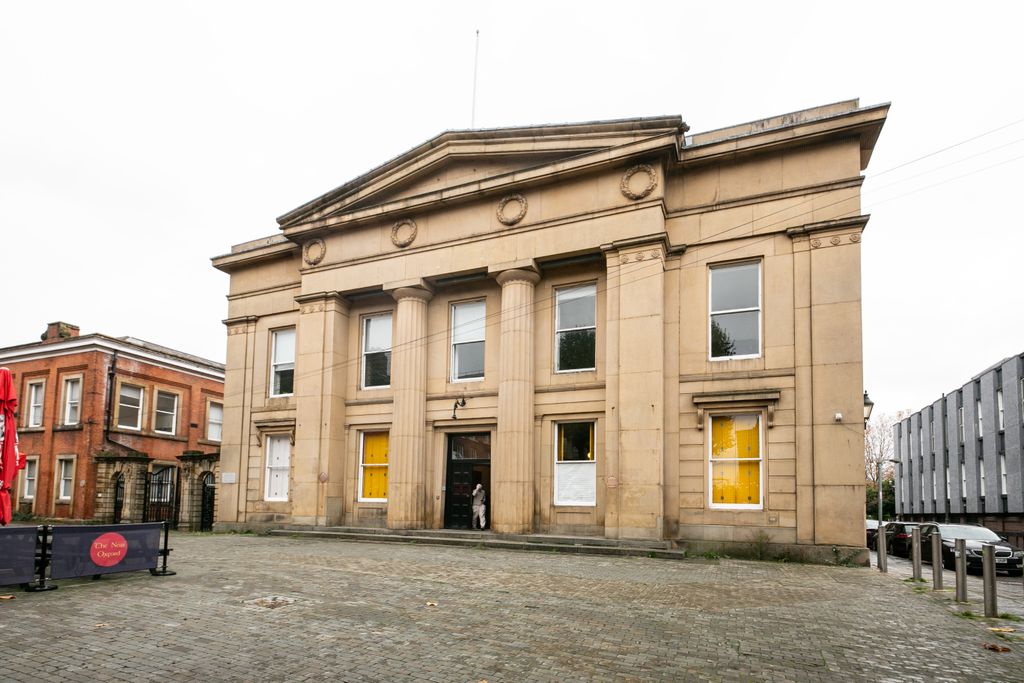 Property photo 1 of 33