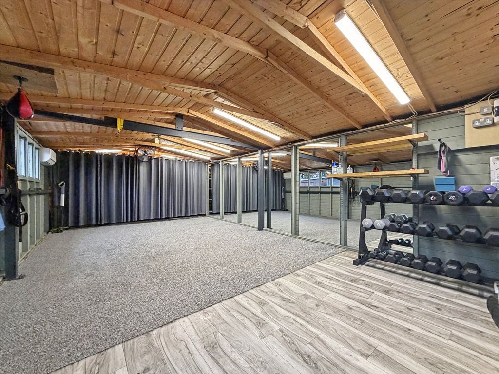 Property photo 3 of 31 Home Gym