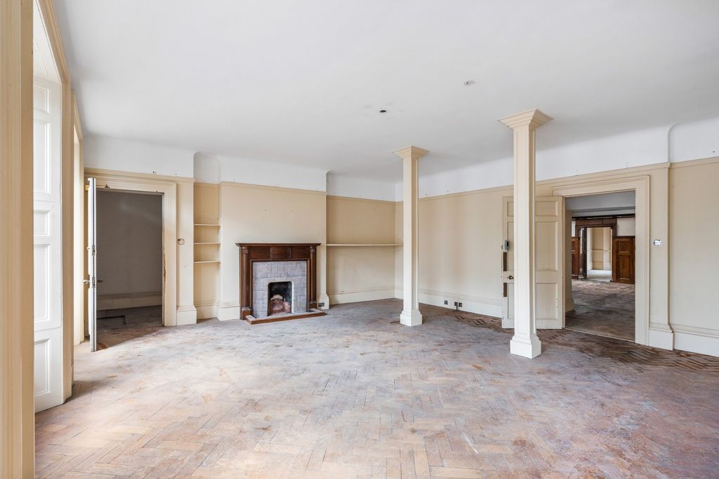 Property photo 3 of 25