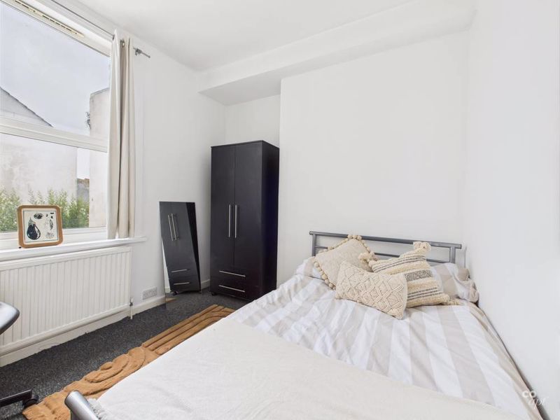 Property photo 3 of 6 Photo 11