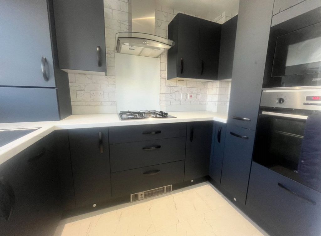 Property photo 3 of 11 Picture No. 21