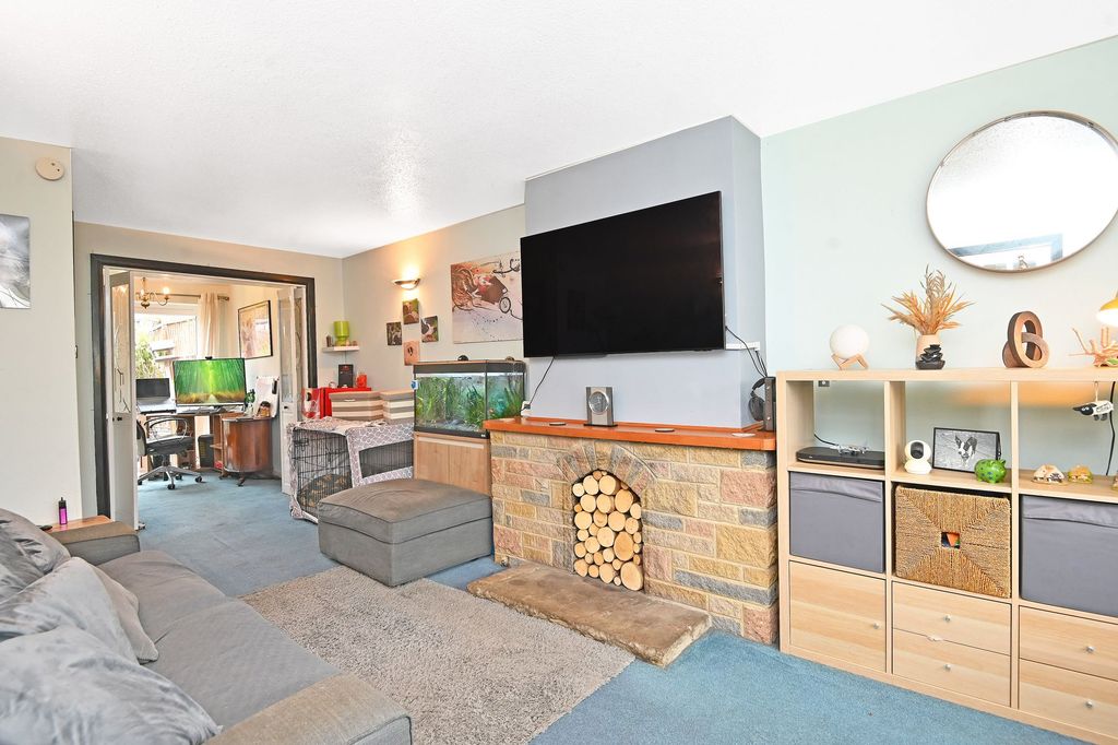 Property photo 3 of 24