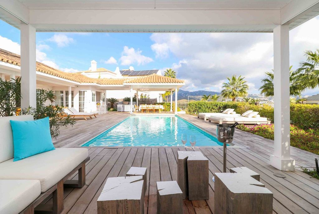 Property photo 2 of 38