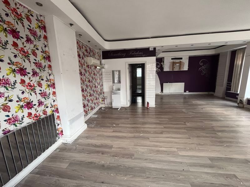 Property photo 2 of 8 Photo 7