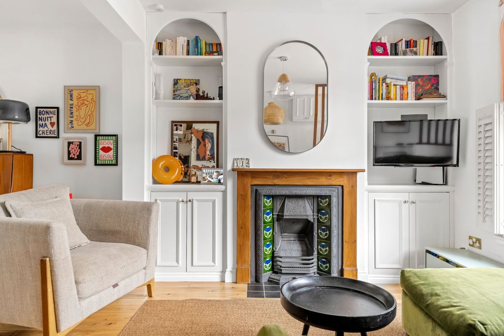 Property photo 2 of 21