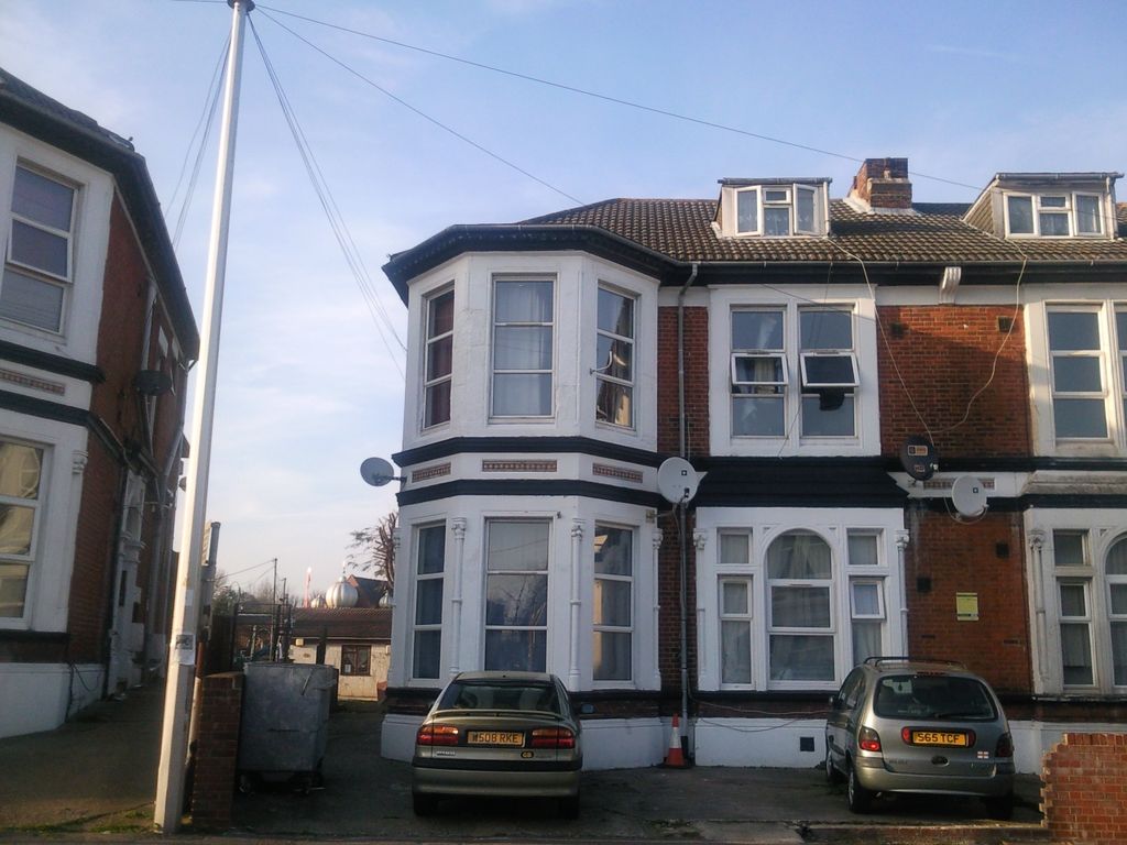 Property photo 1 of 5