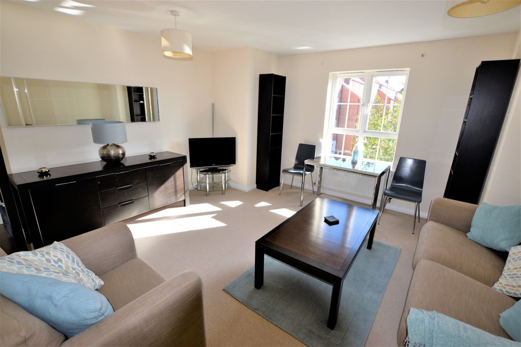 Property photo 3 of 7 Photo 03