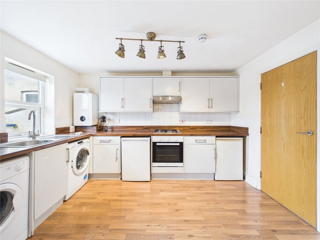 Property photo 3 of 15 Picture No. 10