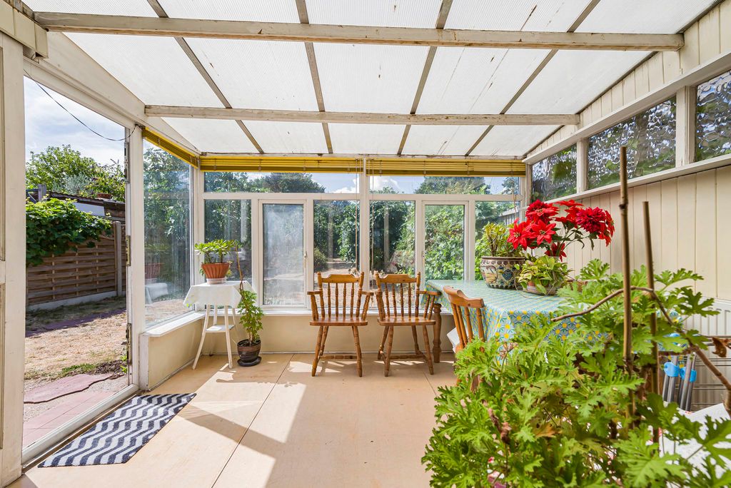 Property photo 3 of 17 Conservatory