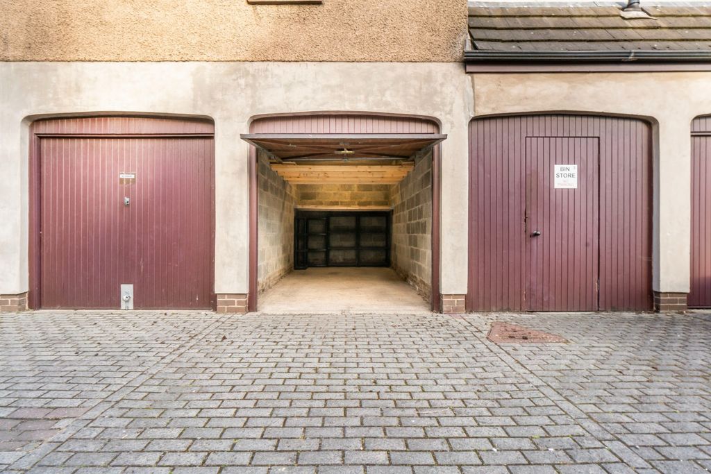 Property photo 3 of 8 5076213