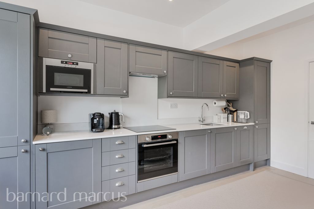 Property photo 1 of 8 Bedroom 1