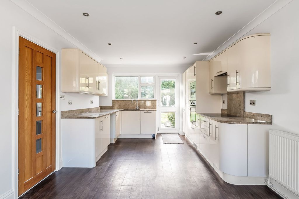 Property photo 3 of 22