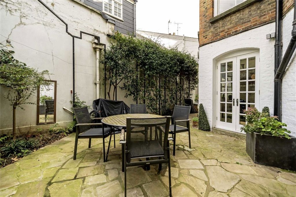 Property photo 3 of 10