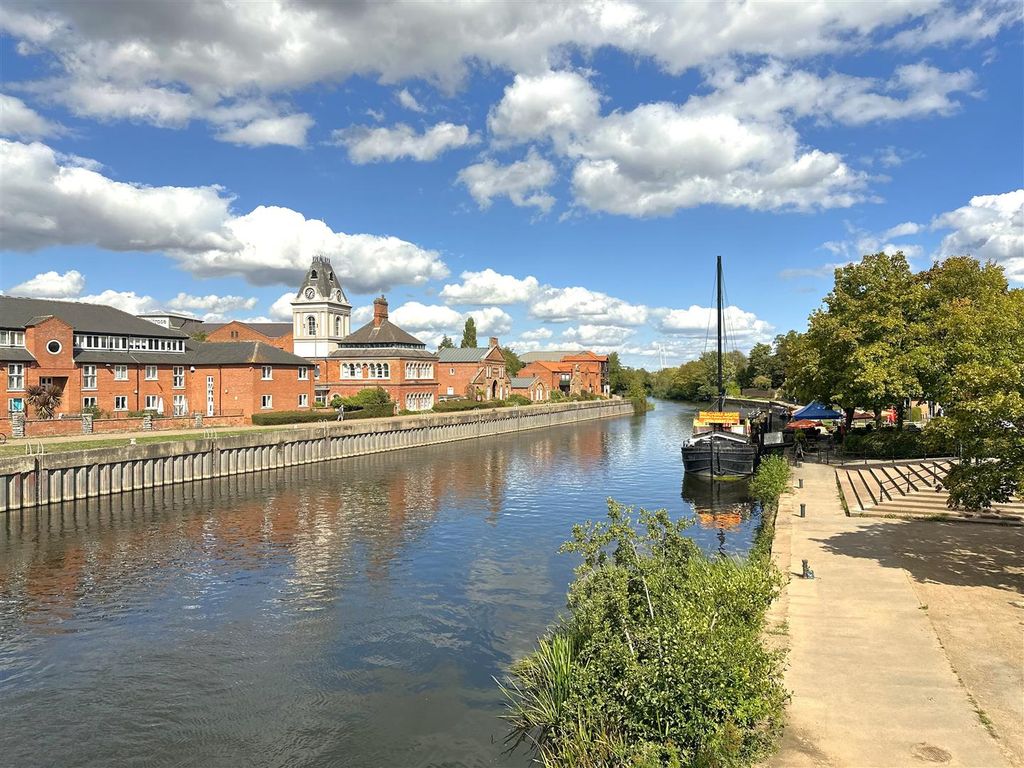 Property photo 3 of 16 Delightful Riverside Setting 624