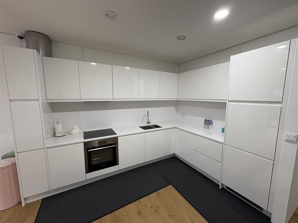 Property photo 3 of 29