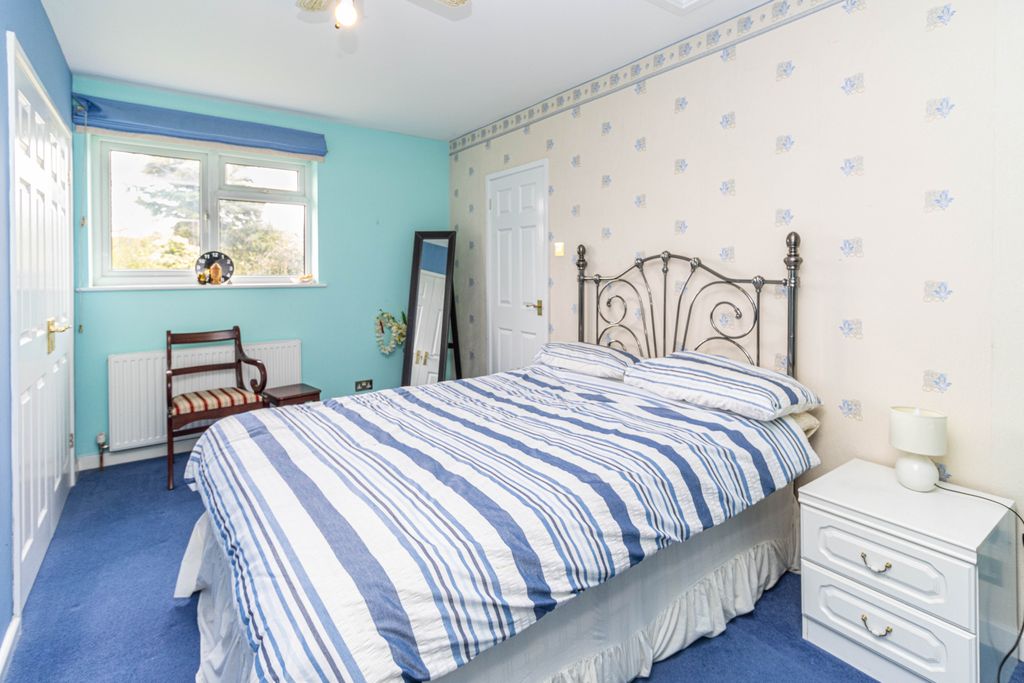 Additional image 13 of 7 bed detached house for saleNetherfield Road, Harpenden, Hertfordshire AL5