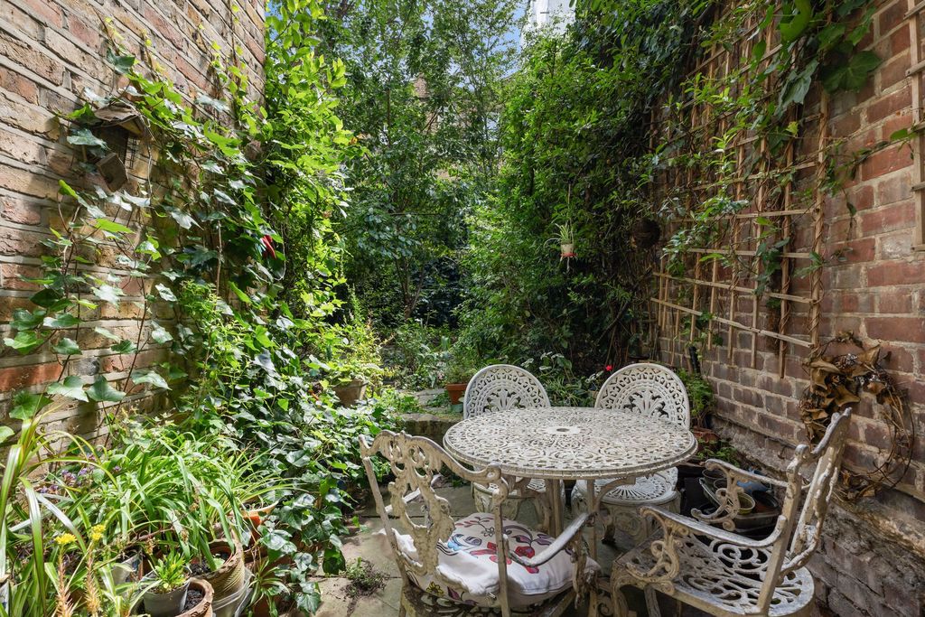 Property photo 3 of 24