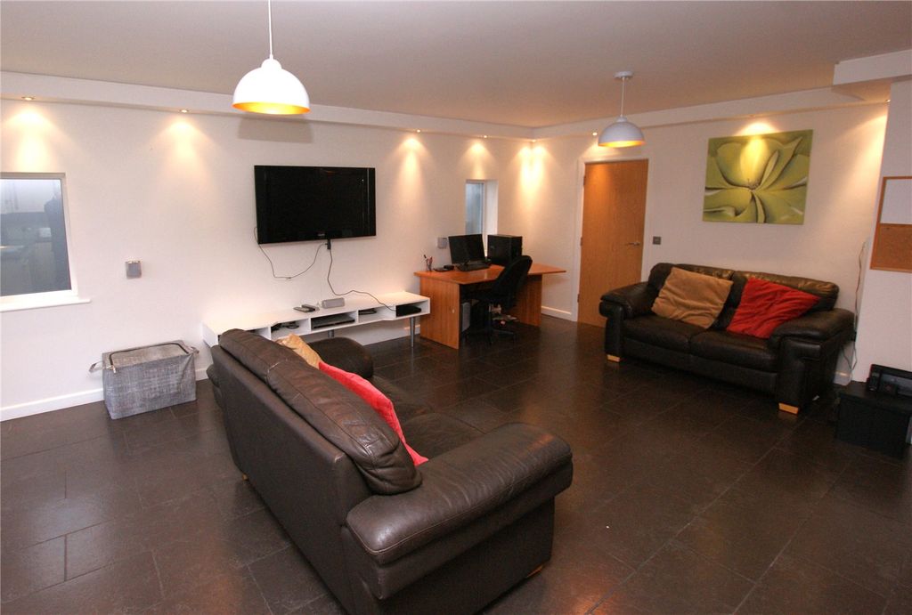 Property photo 3 of 9 Picture No. 39