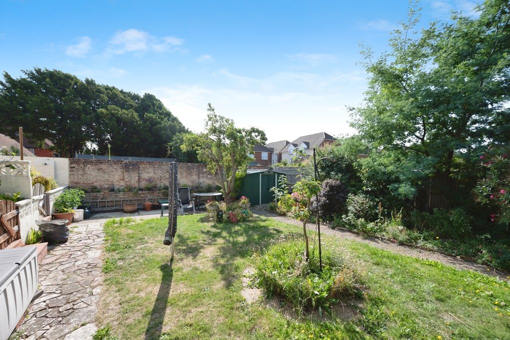 Property photo 2 of 17 Photo