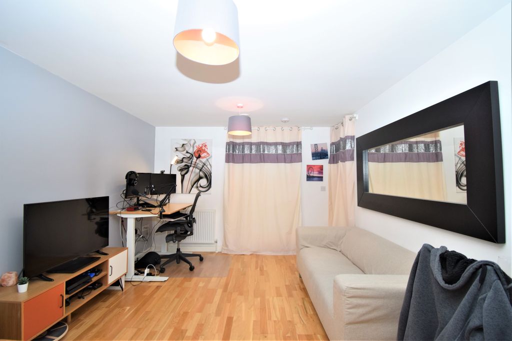Property photo 2 of 5