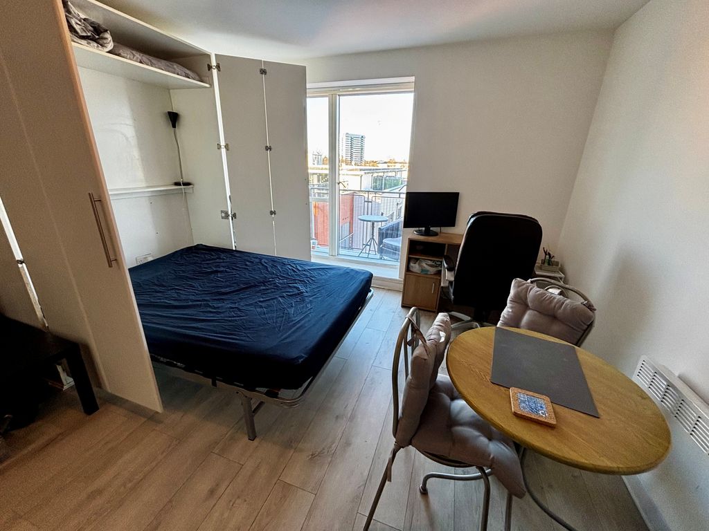 Property photo 2 of 4 Bedroom