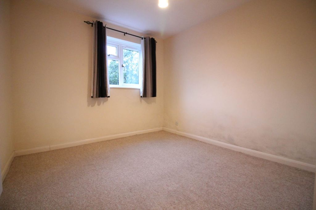 Property photo 3 of 4