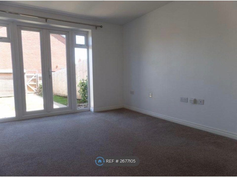 Property photo 3 of 7 Living Room