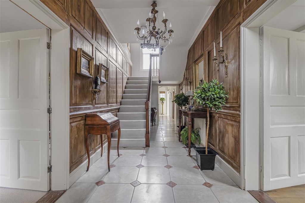 Property photo 3 of 31 12_69060.Jpg