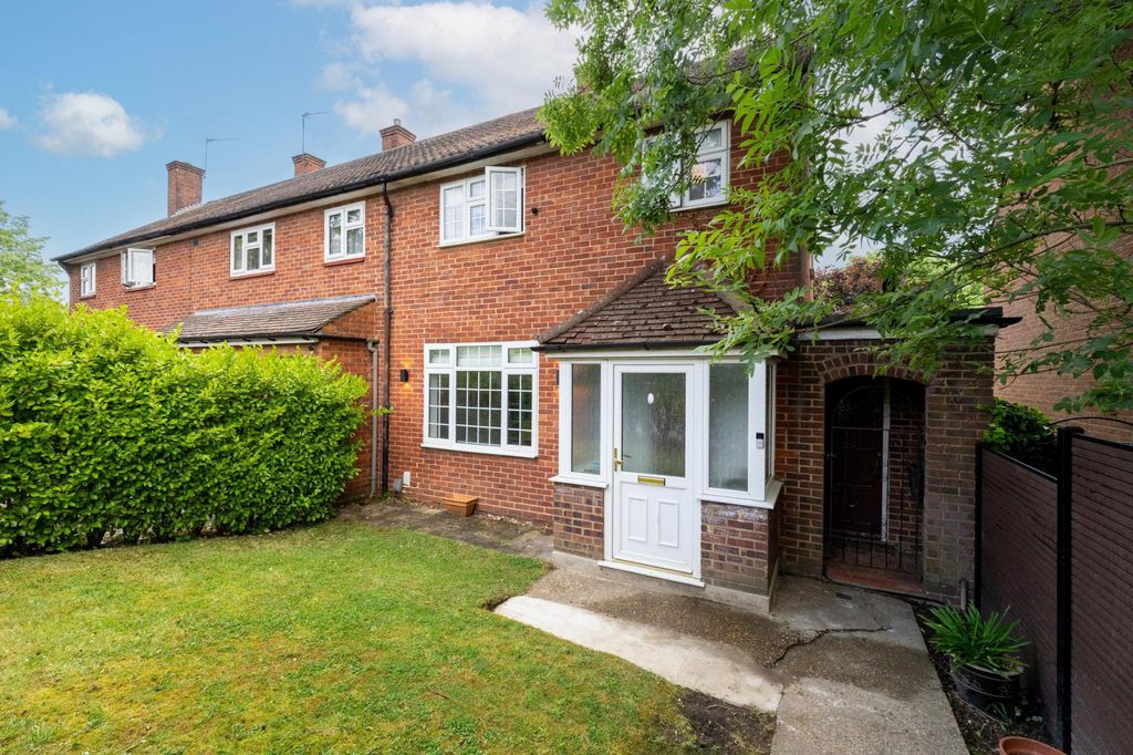 Property photo 1 of 20 Burghley Avenue, Borehamwood, Wd6 2Jl