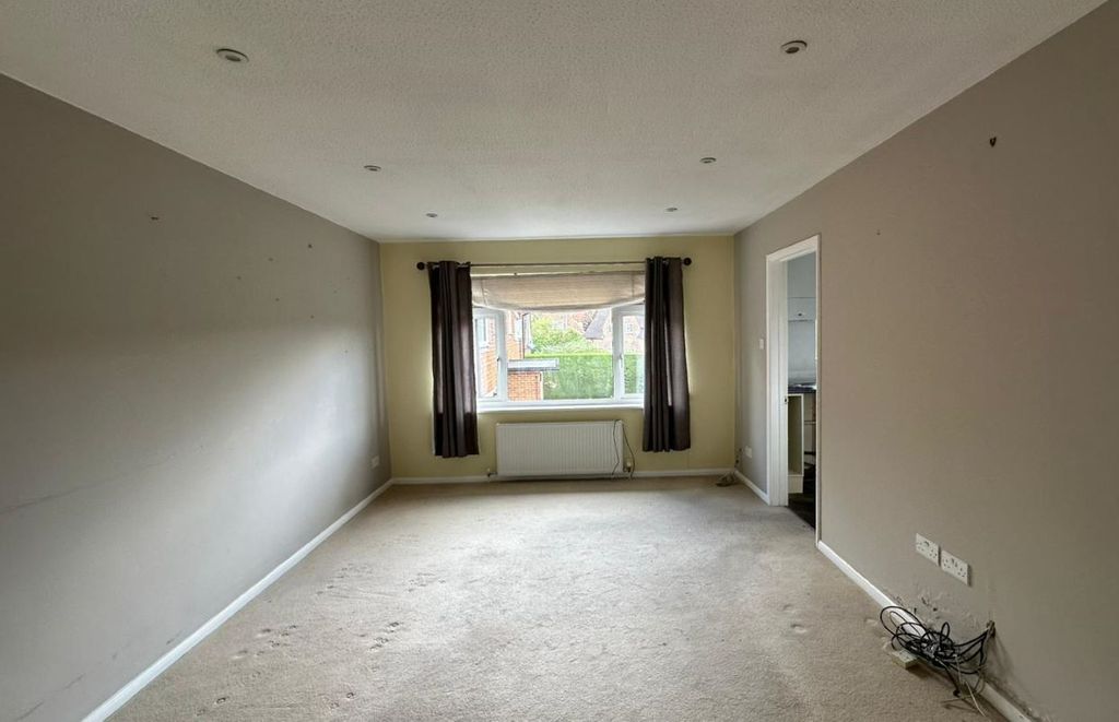 Property photo 2 of 8
