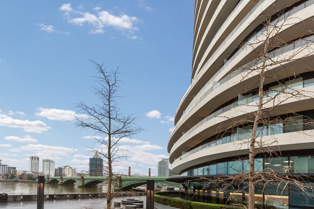 Property photo 1 of 2