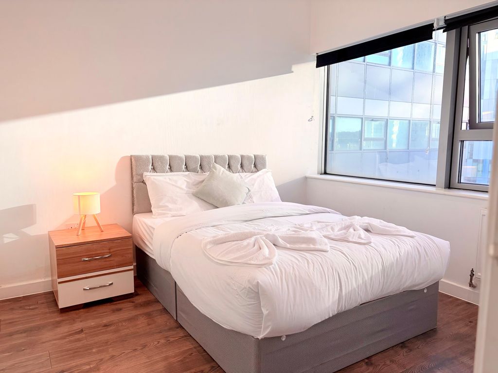 Property photo 1 of 9 Bedroom